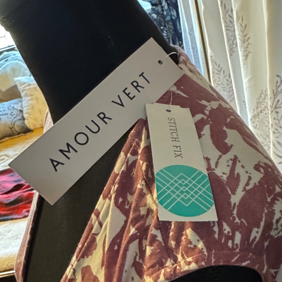 Amour Vert Floral Maxi Dress in Burgundy and Cream - Picture 3 of 9